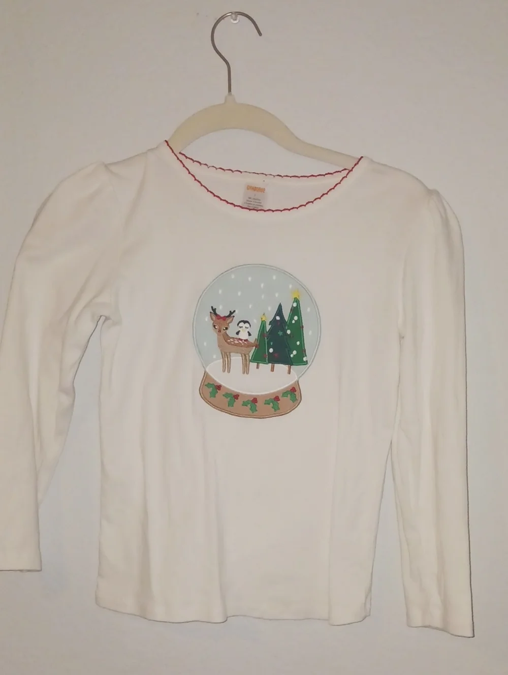 10/$13❗️SALE❗️Girls' White Long-Sleeve Snow Globe Graphic Top